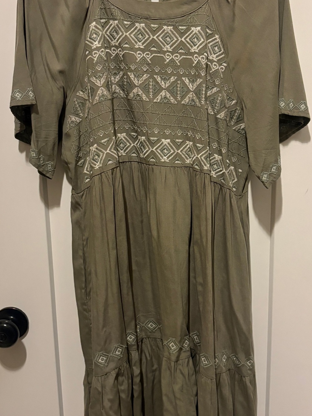 Olive Green Embroidered Women’s Midi Dress - Tea n Rose